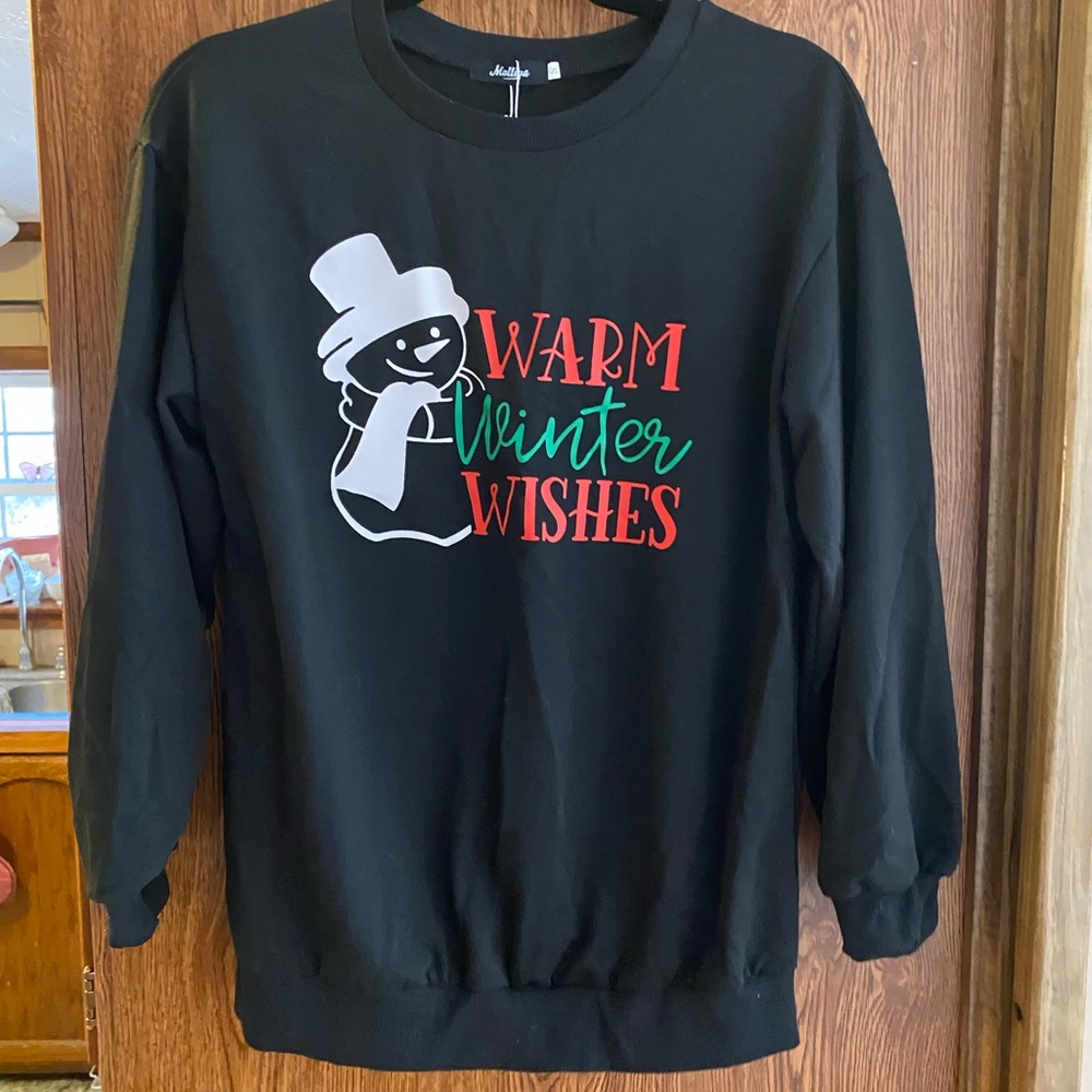 Molliya Christmas crewneck top.  Size small, oversized.  NWT